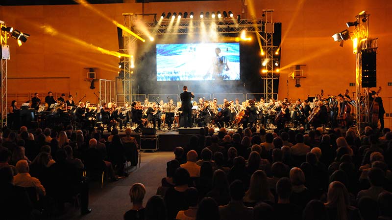 Das PLAY Orchester 2015 in der Raiffeisen Sportarena Grieskirchen